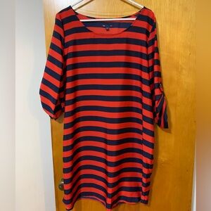 Gap navy & red 3/4 button sleeve dress